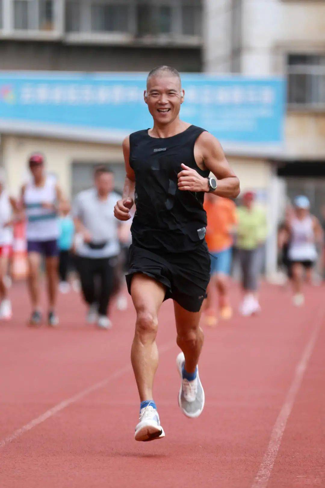 国际马拉松超级赛，运动员们的极限考验