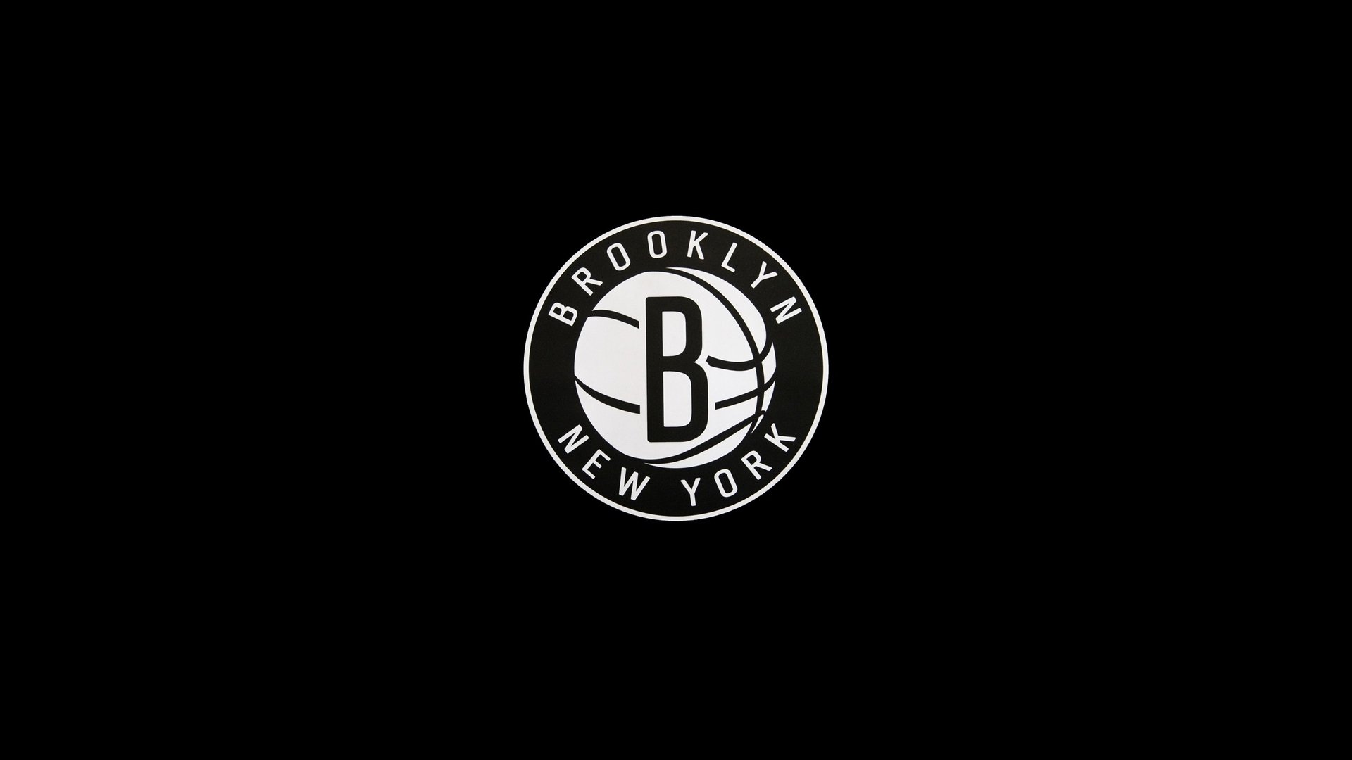 在对火箭的比赛中，库里创造了NBA历史：单场投中13个三分球，刷新纪录！